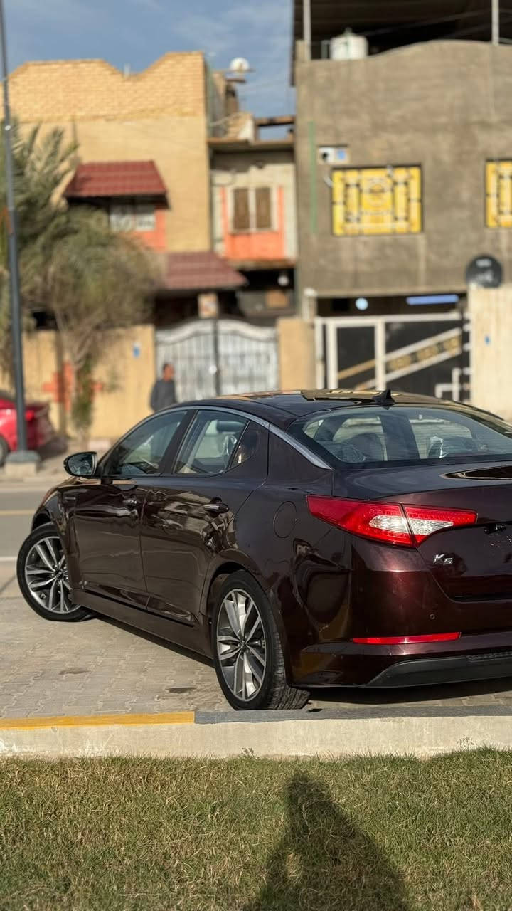 سلام عليكم       # للبيع_فقط
كيا اوبتيما   K5

مديل 2014 

مكينة 2400 بانزين.       دوش

#ادوات_ادوات_دخول_جديد

#متومة_ارقام_وسنوية_اصلي

نظام قيادة ايكو +عادي

بصمة. تشغيل 

كشنات جلد 

فول تحكم ستيرن 

بصمة ابواب 

تتدفئة كشن 

تبريد قطعتين ثلج ❄️ 

حدادية 100%

سماعات 🔊 دمام 

بلوتوث 

#المكان_بصرة

#السعر_انصل_وتدلل

***********
