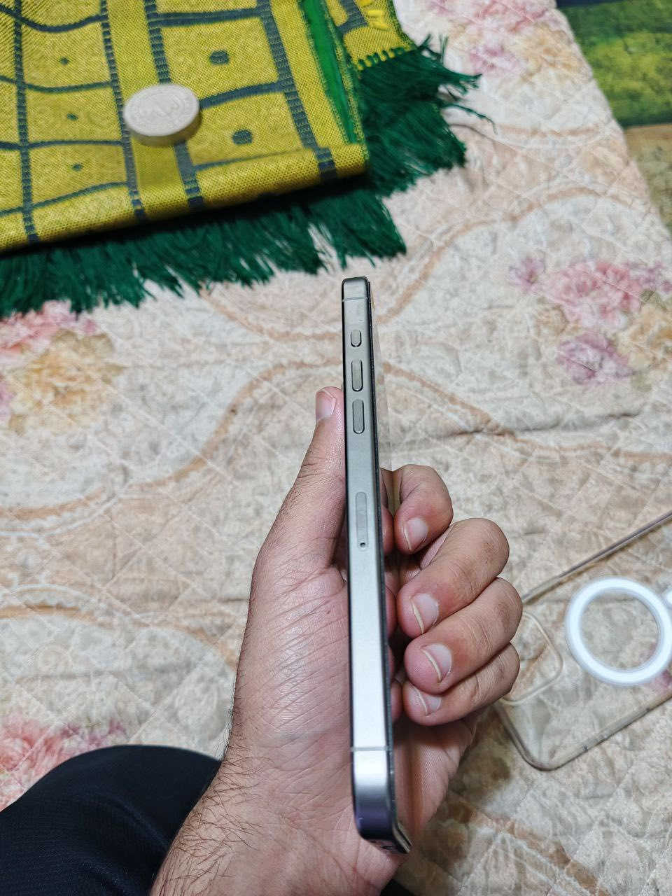 ايفون 15برو ماكس جهاز وتر كلشش نضيف
مساحه256
بطاريه86
المكان بغداد البياع 
رقمي ***********
سعره990
