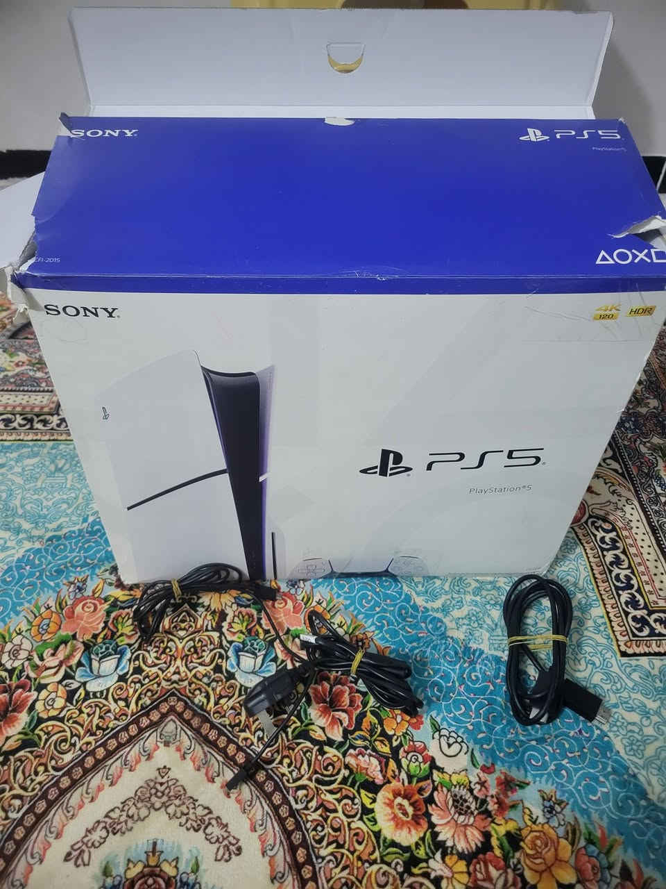 سلام عليكم بلي فايف سلم اوربي مع جوستكات اصليات كلى جديد قفل700
***********
