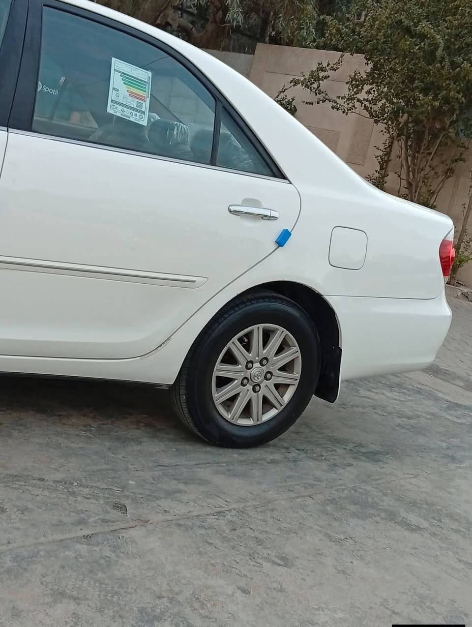 سلام عليكم. تؤيؤتا. كامري موديل 2005 🌹

وكاله الساير.   استيراد خليجي. محرك 2400 مكفول 

تخم تاير  قبل سبوع جديد صدر جديد. تجي ونشوف

بي. فقط 1 قطعه صبغ. باب سكن. عندي سونار. 

رقم سنويه 2031  هزه جديده ل 2027 جاهزه حلوه

***********.             السعر. 106 ورقه فقط.🌹
                
المكان.   بغداد. الرصافه.
