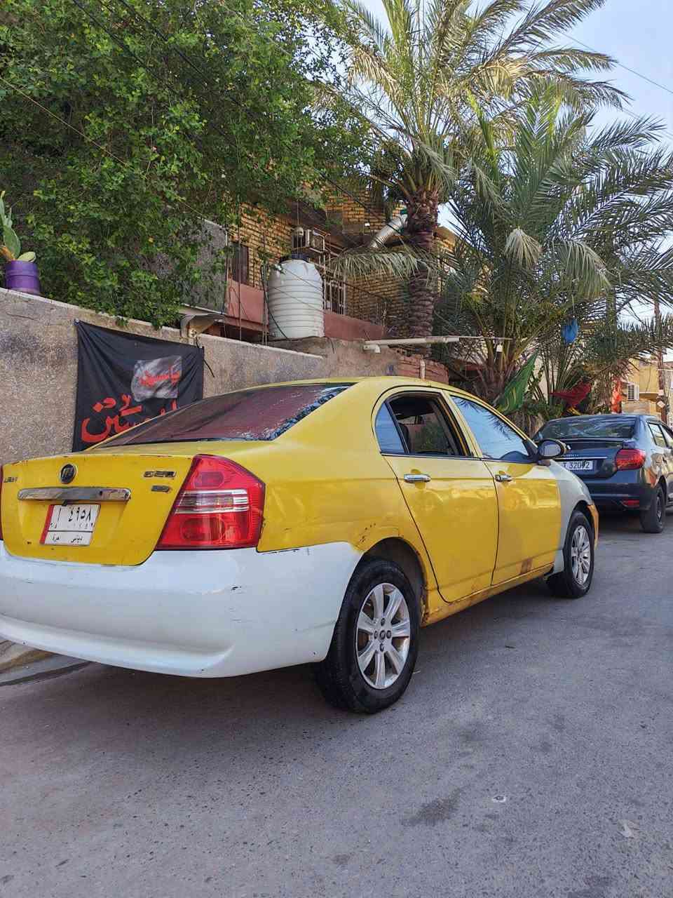 سلام عليكم 
سياره ليفان 620 موديل 10
كير عادي مكفول 
محرك مكفول صارلي شهرين من شاده
جامه الاماميه جديده 
باتر جديد
تايرات تخم جديد
سياره عوزه تعمير اطيني 500 الف اسمكره وصبغه ارجعه الك لوك
بيه نواقص سياره
سعره 25 وبيه مجال 
مكان بغداد الحسينيه الراشديه 
***********
