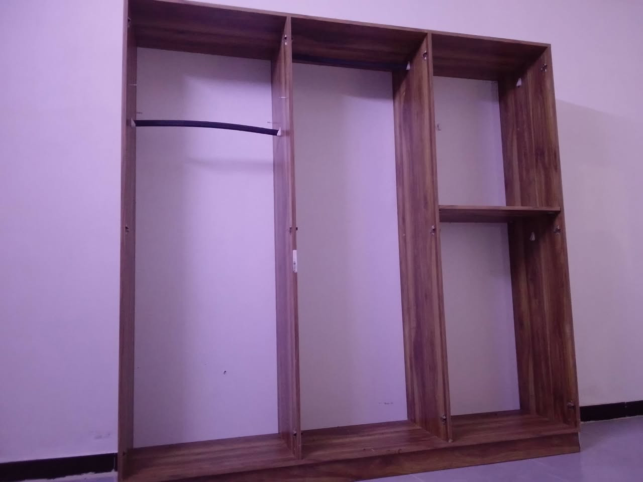 غرفه تركيه للبيع المرايه مال باب بيهه كسر كما موضح بلصوره والبيبان ضايعات براقيهن غرفه مستعمله للبيع متواجد فيس بوك واتس اب ***********
