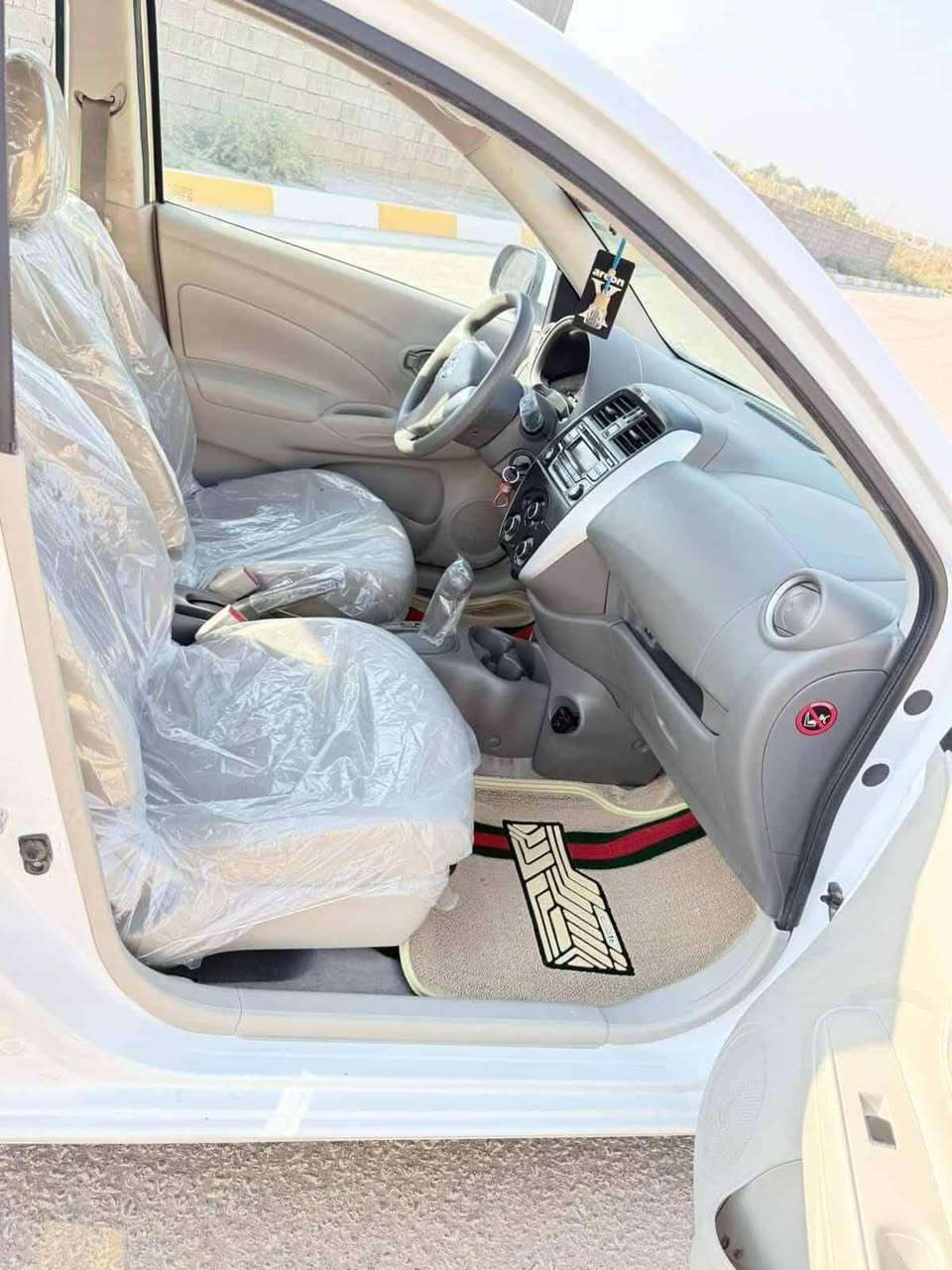 السلام عليكم للبيع نيسان صني موديل 2024 هندي رقم قادسية شهداء باقي سنه ونص واصير حره وكاله من مالك
السعر103وبيه مجال قليل السياره جاهزه من كلشي حادث خلفي جاملغات وجنطه وبيه رش جاملغ أمامي مكان السياره الديوانية ماشيه 34الف *********** 
***********
