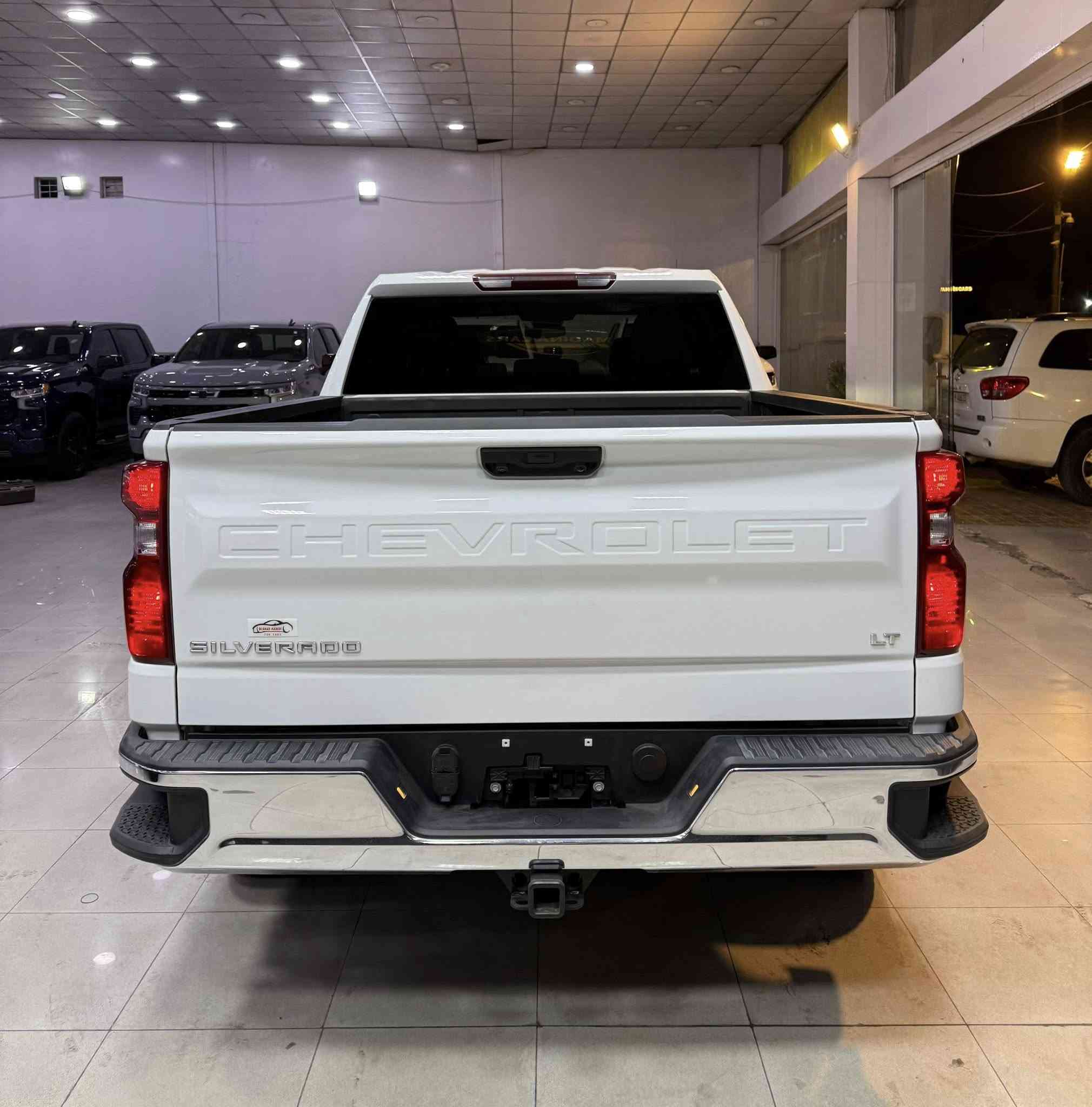 Chevrolet Silverado 
2025 LT
V8 - 5.3L - 4x4

بسمە و شغال
شاشە و کامیرە
لایت لید
کوشینات هیتر
کوشینات کهرابایی
سوکان هیتر
گیج الکترونی
رادار
ئوتو ستوب
ویل ٢٠
باب طویل
بودی قصیر
دبل اکسل

29.000 mile
کلین تایتل
سعر 375 ورقە

معرض ( مەدینە ) اربیل شارع ١٠٠م
0750 261 2500
0772 665 1010
