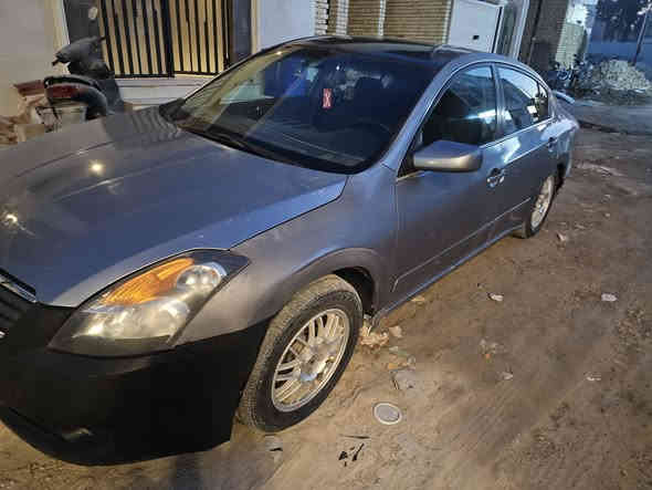 السلام عليكم 
نيسان التيما ٢٠٠٧ باسمي 
فول عدى الفتحة 
تحكم ستيرن 
تدفئة كشنات 
بصمة 
بصمة ابواب
شاشة 
كلة كهربائي وشغال 
محرك جديد ٢٤٠٠
صدر امامي خلفي جديد 
تبريد ثلج 
بيها نوزلات وصخة او مجول
مكاني بغداد ***********
السعر ٦٧ وبيها مجال قليل
