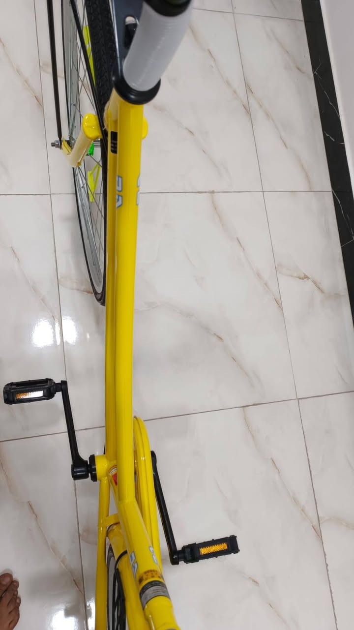 السلام عليكم ورحمة الله وبركاتة بايسكل بي دي للبيع شرط شخط مابيه ياباني اصل لا تجاري ولا هاي السوالف بايسكل شرط نضيف كلش الون حلو وغراضه كامله جاملغات وغراض كامله السعر خاص او على الرقم***********وتساب فقط والمكان ناصريه الاسكان الصناعي النزله الاولى والمو شراي لايراسلني رحم الله والديكم❤🫵🏼
