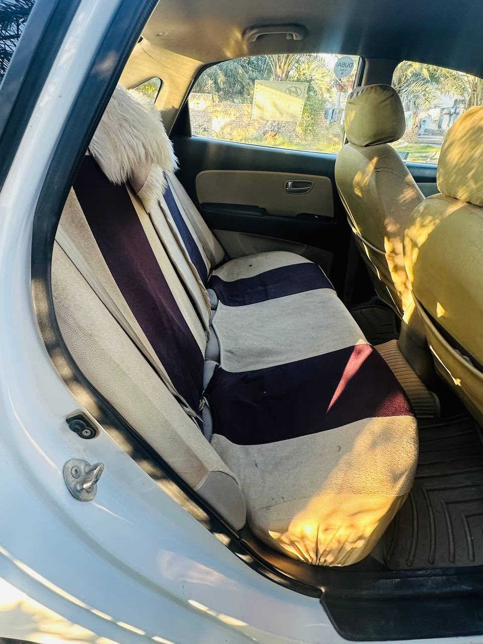 سلام عليكم 
الانترا 2010
محرك 1600 دكشن عالي 
ضررهه بابين  صبغ 
الرقم اسليمانيه 
السعر 110 
الستفسار على الرقم ***********
