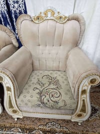 عندي تخم ملكي 10 مقاعد للبيع السعر 300 الف ونظافته 90٪ للاستفسار خاص ا...