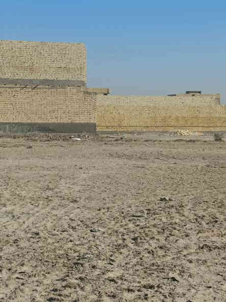 قطعه للبيع 200 م ثاني قطعه عن الركن عن شارع 20 الرئيسي قطعه بيها فضله 100 متر واقع حال 300 بالطابو 200 متر قرب المدارس الصينيه الابتدائيه والمتوسطه قرب شارع 35 الرئيسي قطعه تبعد عن التبليط 20 متر كافه الخدمات موجوده والسكن موجود طابو وصرف ثاني يوم المداور السعر 65  العنوان الكامل تضحيه نهايه الشارع العياده حي الكرامه رقم الهاتف ***********
