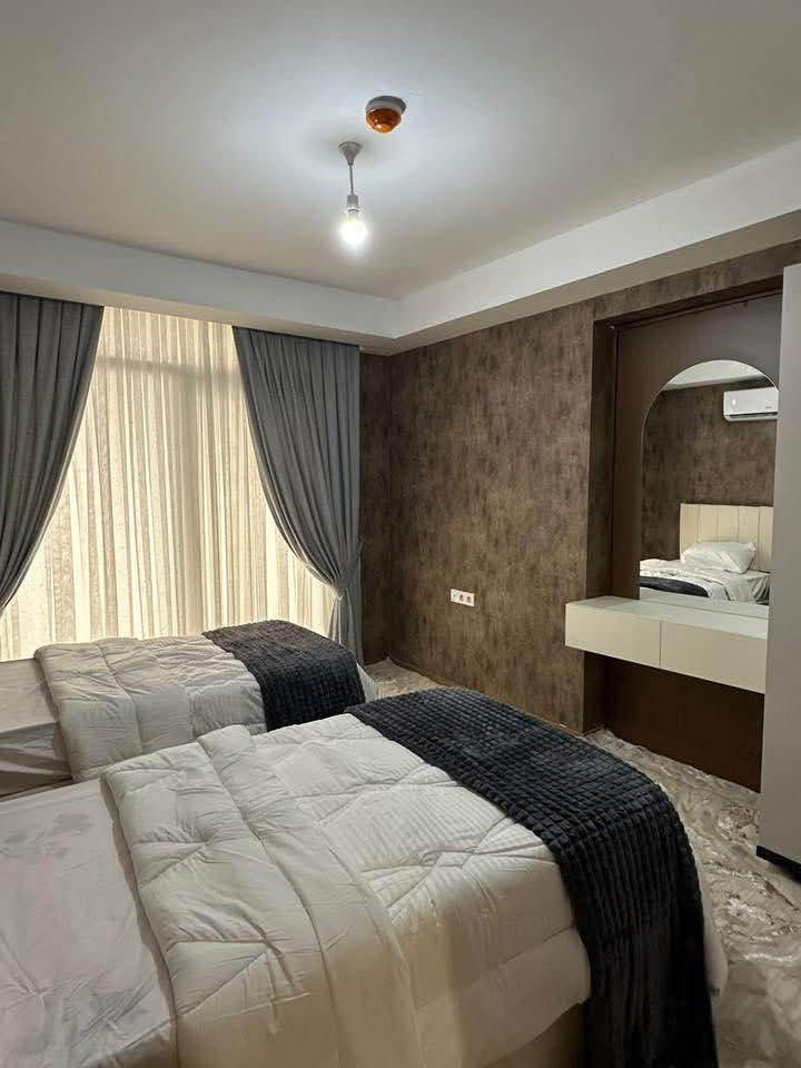 للإيجار أو للبيع 

-شقة مؤثثة vip
-زيرو

في أربيل
مجمع امباير بيرال 

 مساحة135م

يتكون من
- غرف نوم 2
-صالة 
- صحيات 2
- مطبخ
- طابق 15
- واجهة خارجي 
- 
- ⁠للأستفسار أكثر يمكنكم التواصل معنا عبر الواتس آب 
- ***********
- ⁠*********** أربيل, العراق
