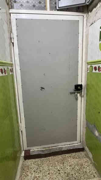 بيت للبيع 
نجف~كوفة ع شارع عام
المساحة ٤٠م
البيت بيتنا حديث البناء 
نظيف جدا جدا 
الطابق الاول غرفتين وصالة
الطابق الارضي استقبال وصحيات ومطبخ
اضافة للسطح 
المطقة هادئة جدا وخدمية كل شي بمتناول اليد
قريب على سوق الكوفة + محلات من شتى الانواع 
كاشي و السيراميك درجة اولى 
بنيان جناي
السعر45 مع مجال بسيط
بيع مستجعل لاجل السفر
للتواصل واتساب *********** او خاص
