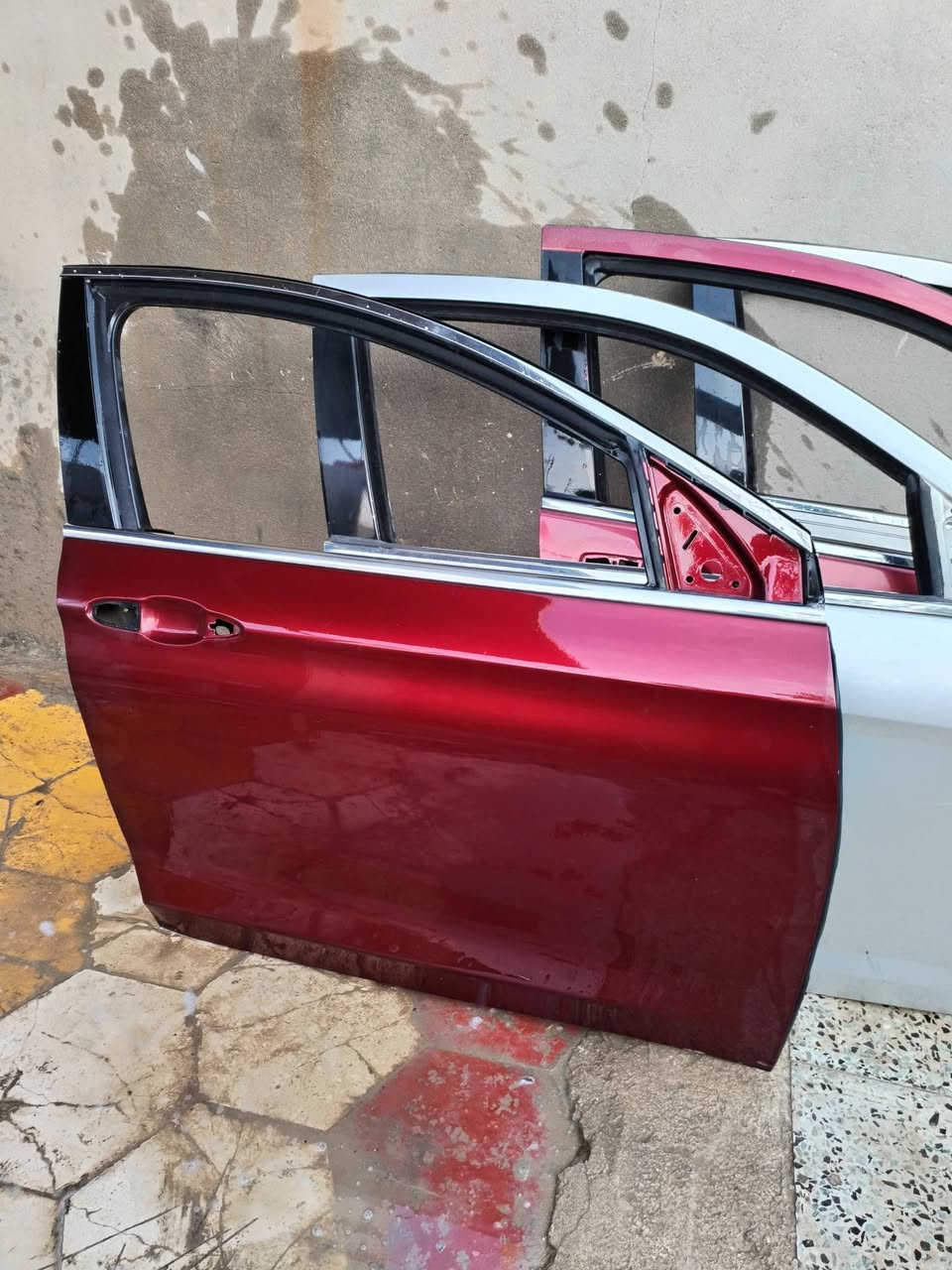 السلام عليكم تحيه للادمن حبايب گلبي وصلتنه أبواب سي ٢٠٠ كفاله من كلشي اليدور مكفول عدنه وبعد عدنه اللوان جايه مكاني ديوانيه ***********
