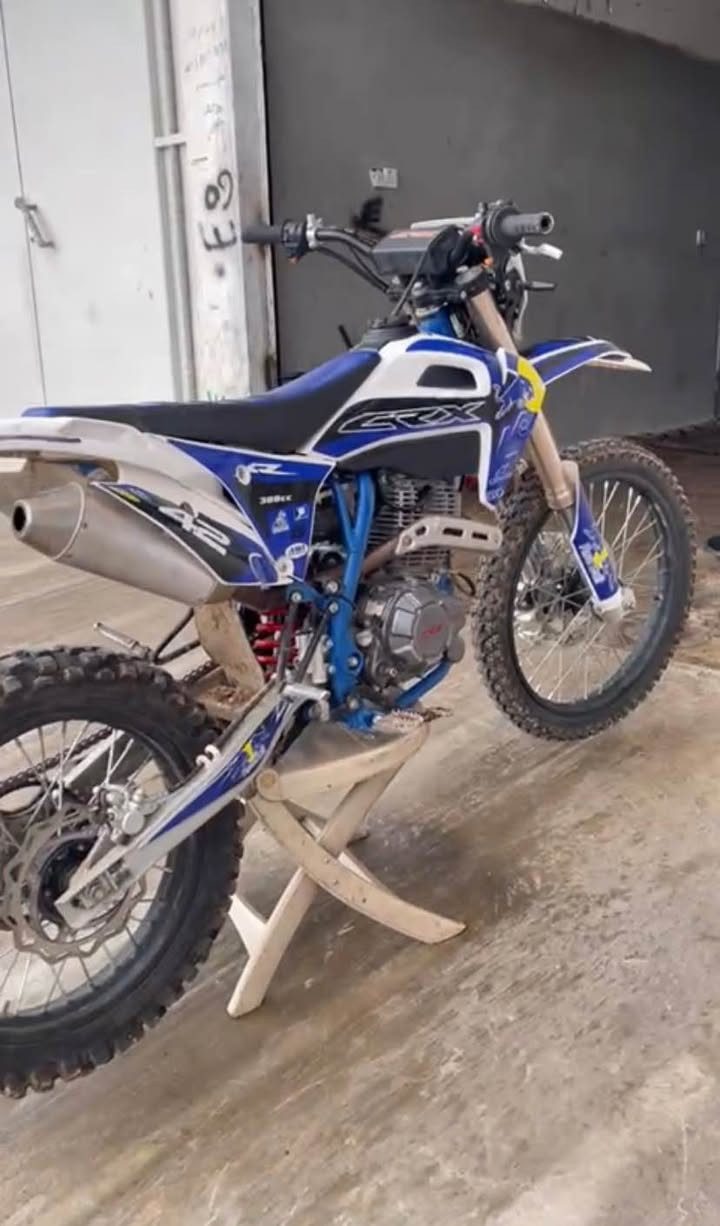 CRX 
 بۆ فرۆشتن 
مەکینە c300
مۆدیلی 2024 
زۆر خاوینە کەم لیخوردراوە بی حەیبە 
خەلەلی تیا نیە یەک خەلەلی هەبو نەتەویت 
تابلئت بەقەوەتە شوین رانیە 
سەحری 850$ محامەلە 
رەقەم *********** رانية, السليمانية
