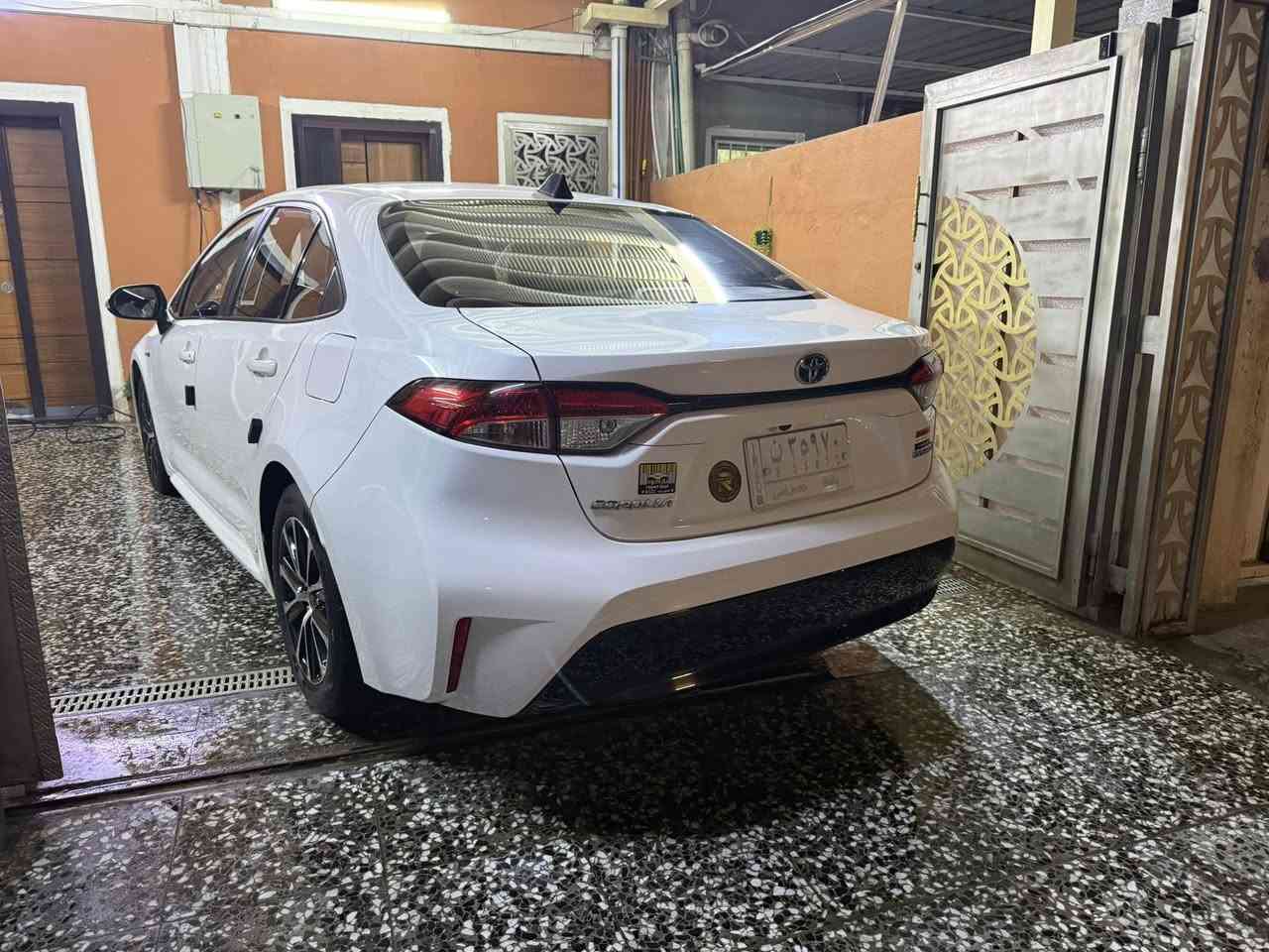 السلام عليكم من رحصه الادمن كورله وارد الصيني فول مواصفات  موديل 23  بيها بارد الباب الخلفي وبيها رصعه صغيره كلش موضح بالصور عداد السياره 97 الف السعر 138 ورقه العنوان الدوره حي الصحه هاتف 📞 ***********  وبيها مجال لطيبين
