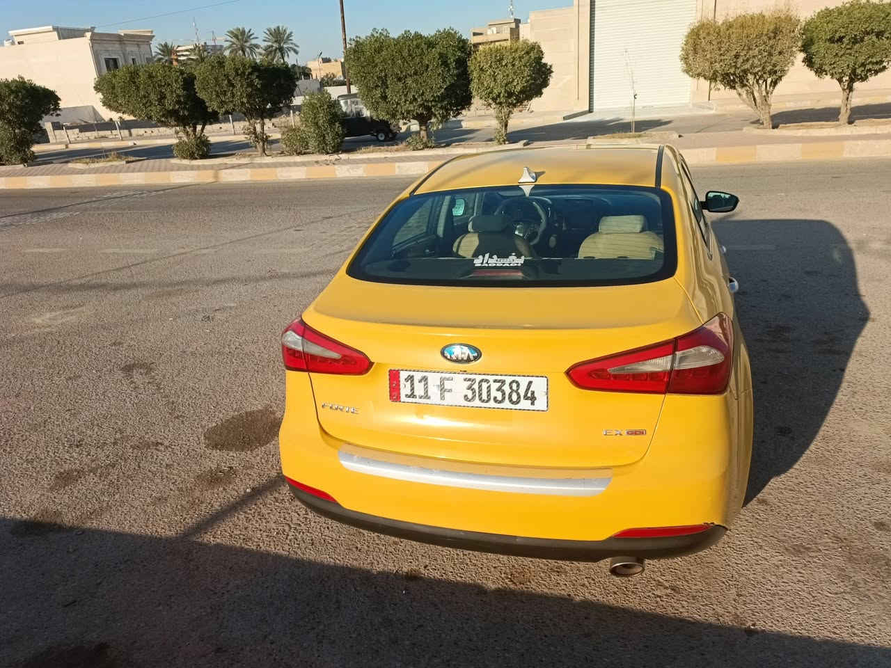 سلام عليكم شباب كيا فورتي موديل ٢٠١٤ وارد امريكا حادث جاملغ امامي ايسر فول مواصفات واحد ع واحد ماشيه ٢٠٠ تقريباً تخم تايير جديد حداديه حلوة نقص بس دبلات امامي عليه تخم تاير وويل اسود بالكارتون مطلوبه هيئة ١٠٠ الف تنزل من السعر سنوية بعدها ما منتهية راعيه موجود شرط يريد مداور ماكو وكالة رقم بغداد انگليزي مكان السيارة ميسان. السيارة اصل كشنات جلد وشاشة وكامرة وتنتة وتحكمات وخزن ميموري وقطعتين تبريد ثلج محرك الفين جي دي اي  ما بي لا تنقيص ولا تبخير سونارهه موجود السعر ١٠٠ وبيه مجال حك الجية ***********
