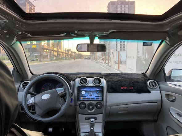 السلام عليكم للبيع BYD G3
السيارة كير عادي مكينة جديد 
تخم تاير جديد 
باتري جديد
كهربائات شغالة 
السيارة بيها نواقص خفيفة 
متوكفك بل شارع مستعجل علة بيعتها صاحب يريد تحويل ثاني يوم السعر ٥٢ وبيها مجال مكان السيارة بغداد 
رقم تلفون ***********
وتساب. ***********
