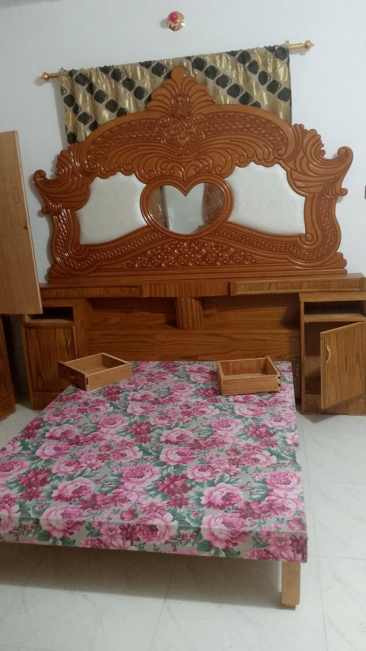 سلام عليكم غرفه لبيع تسكام خت جديد سعر الغرفه 900بيه مجال قليل
مكاني ميسان العماره برمانه ***********
