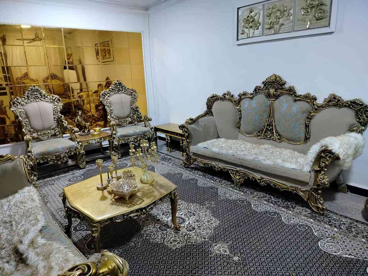 للبيع ⚠️
تخم ملكي درجة اولى 10 مقاعد مع طبله  كبيره وسطيه وثنين صغار مع زولية قياس 3×4   نظيف ومرتب 

بسعر 850.000 وبي مجال للاستفسار موجود على الخاص


**إذا كنت صاحب هذا الإعلان وتريد حذفه لأي سبب، رجاءا أرسل رسالة إلى الدعم الفني**