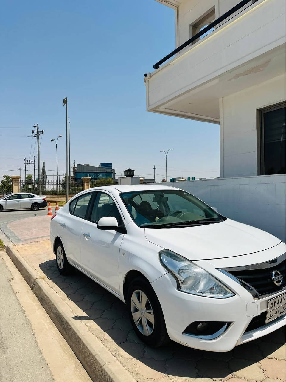 Nissan sunny 2019 

لاکشیمیبا مۆدێل ٢٠١٩ یەدە نیکڵ 
سەیارەیەکی زۆر جوانە بێ سبوخە تەنها دوو جێی بچوک تەعدیلی هەیە و نەرمە تەرزەیەکی بۆنیتی هەیە   ١٤٠ هەزار کیلۆمەتر رۆشتووە هەموو گیانی بە شەرت یەک دینار مەسروفی تیا نیە لۆک لۆکە
تەنها سەنەوی بەسەر چووە  و تەحویل و خەرامە و هەمووی بە شەرت   
سعری 100 گەڵا و مەعامەلەیەکی کەم 
*********** أربيل, العراق

