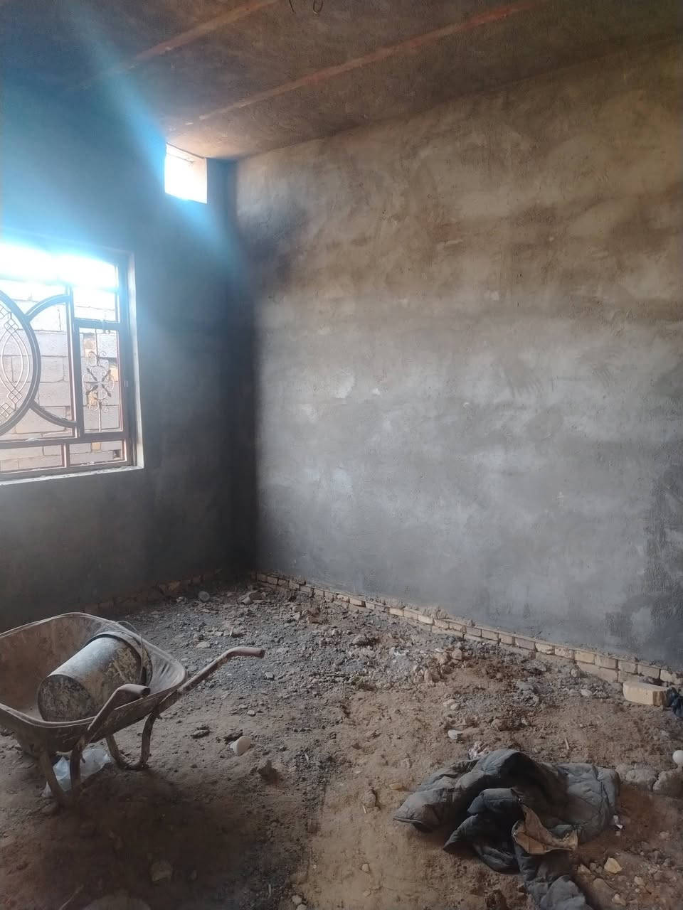 دار للبيع زراعي  مقابيل مدرسه الامام الباقر
طريق شريف  مساحه 250 متر

 يحتوي على غرفتين صاله استقبال

 مطبخ صحيات داخلي خارجي

ساحه بلوك اعكاده السعر 40  اوبيه مجال بيه نواقص قليله 

بسيط إستفسار *********** اكرم الاسدي

