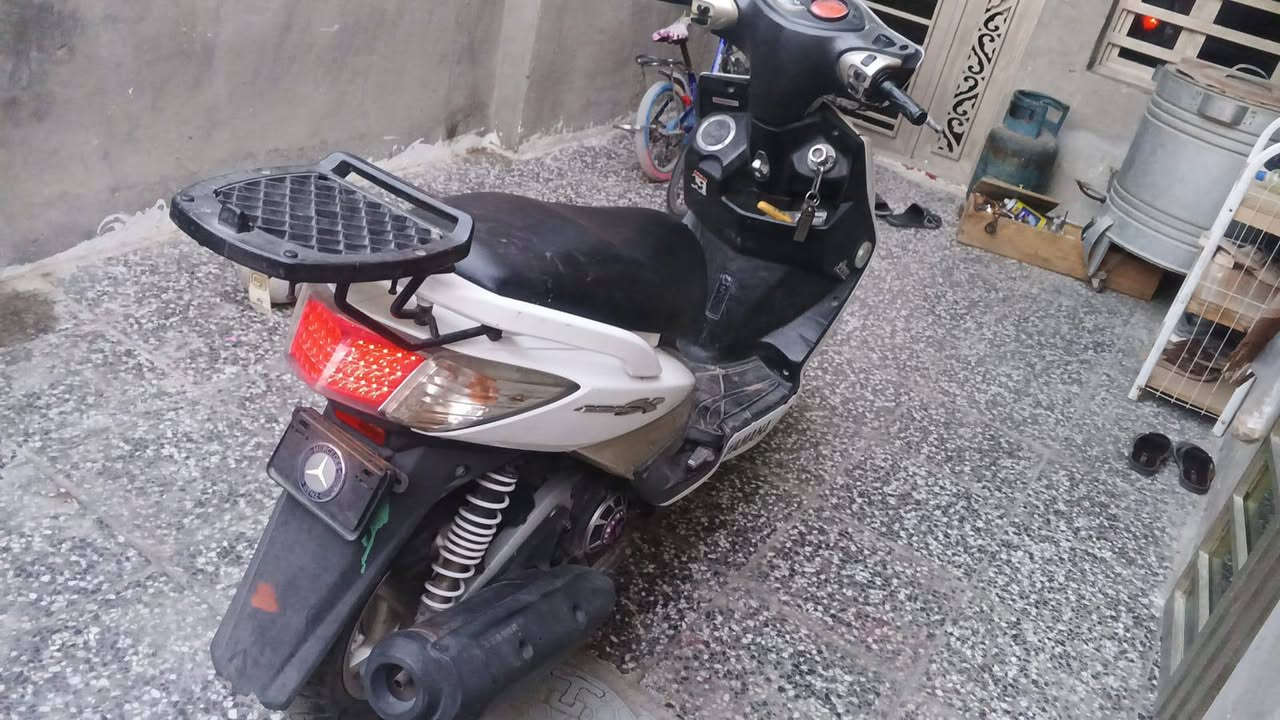 سكنز نوزل فحل خطين ام طلاعات دراجه نظيفه جيب فيتر وافحص
***********
السعر 800بيه مجال قليل
