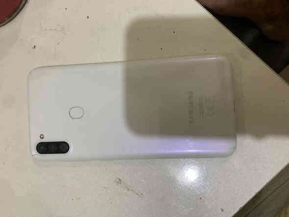 السلام عليكم مبايل A11للبيع نضيف اي عيب مابي ذاكره ٣٢سعر ٦٥الف وبي مجال قليل سعر جوبلس رقمي ***********
