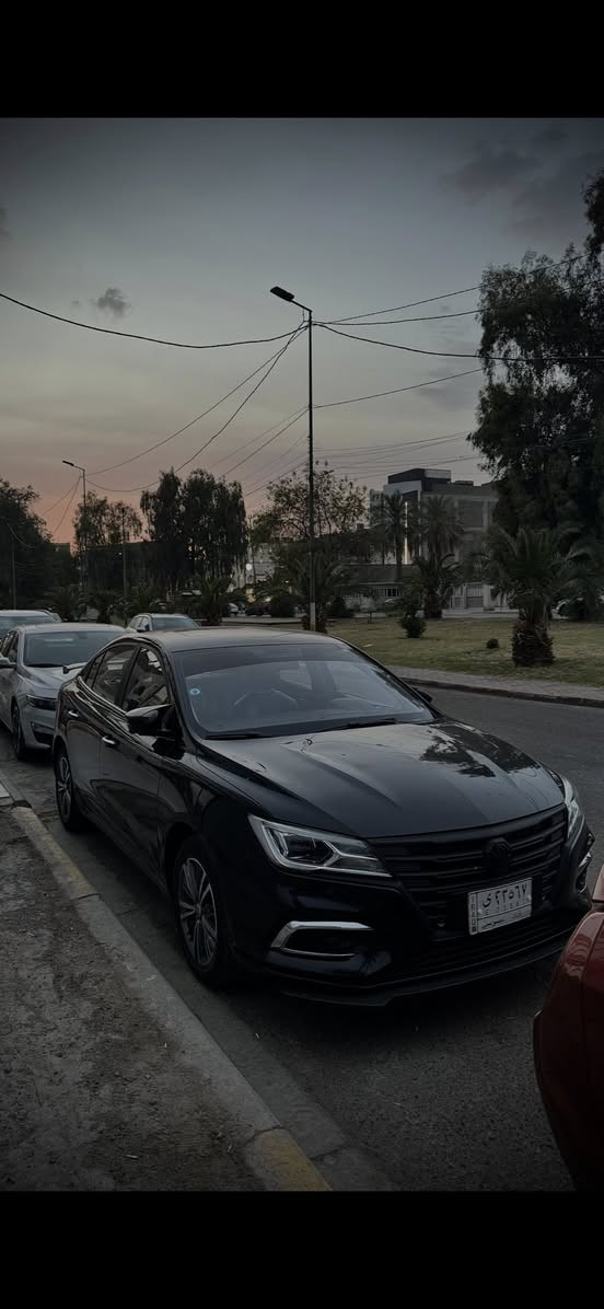 Mg5 Luxury 2024 اعلى مواصفات ١/١
95$
MG 5 LUXURY 1/1
الممشى: 45,000 كم فقط.
• الضمان: خاضعة لضمان الشركة الرسمي (الوكالة)، وجميع الصيانات دورية ومنتظمة.
✅ المواصفات التقنية:
• المحرك: 1.5 لتر، 4 سلندر (اقتصادية جداً).
• ناقل الحركة: أوتوماتيك (CVT).
✨ المواصفات الداخلية (الفول):
• المقصورة: كراسي جلد أسود فاخرة بحالة الوكالة.
• التحكم: مقعد السائق تحكم كهربائي.
• التكنولوجيا: شاشة لمس كبيرة تدعم (Apple CarPlay & Android Auto).
• التشغيل: بصمة تشغيل مع دخول ذكي.
• التبريد: مكيف أوتوماتيك مع فتحات خلفية.
لدات داخلية (مُضاف)
تدفئة كشنات امامي

🛡️ أنظمة الأمان والرؤية:
• الكاميرات: نظام كاميرات 360 درجة (رؤية محيطية).
• الحماية: 6 وسائد هوائية (Airbags) مع حساسات خلفية.
• الفرامل: بريك يد كهربائي (EPB) مع خاصية Auto Hold.
• السرعة: نظام تثبيت السرعة (Cruise Control).
💎 المواصفات الخارجية:
• فتحة سقف كهربائية.
• الإضاءة: LED نهاري بتصميم عصري.
• الرنجات: رنجات ألمنيوم قياس 16 إنش.
الضرر موضح بالصور


**إذا كنت صاحب هذا الإعلان وتريد حذفه لأي سبب، رجاءا أرسل رسالة إلى الدعم الفني**