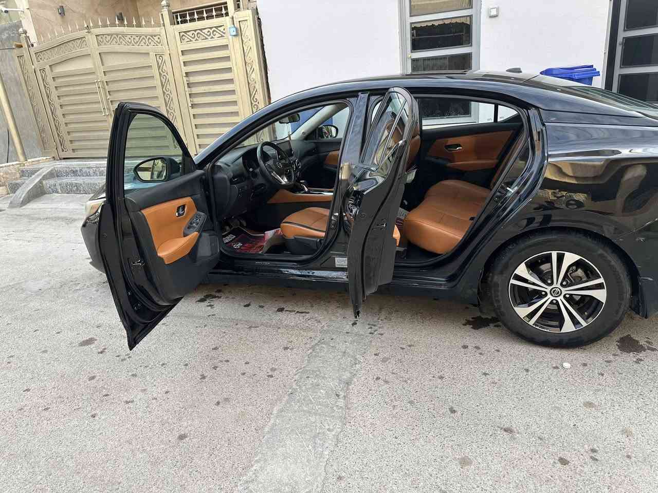 السلام عليكم
نيسان/ سنترا شكل 

الشكل الحديث 

المواصفات sv

الموديل 2020

وارد امريكي 

اللون / اسود

المحرك 2000

وارد امريكي 

السعر 130 ورقة وبيها مجال 

تفاصيل اكثر الاتصال او الوتساب على الرقم

***********
