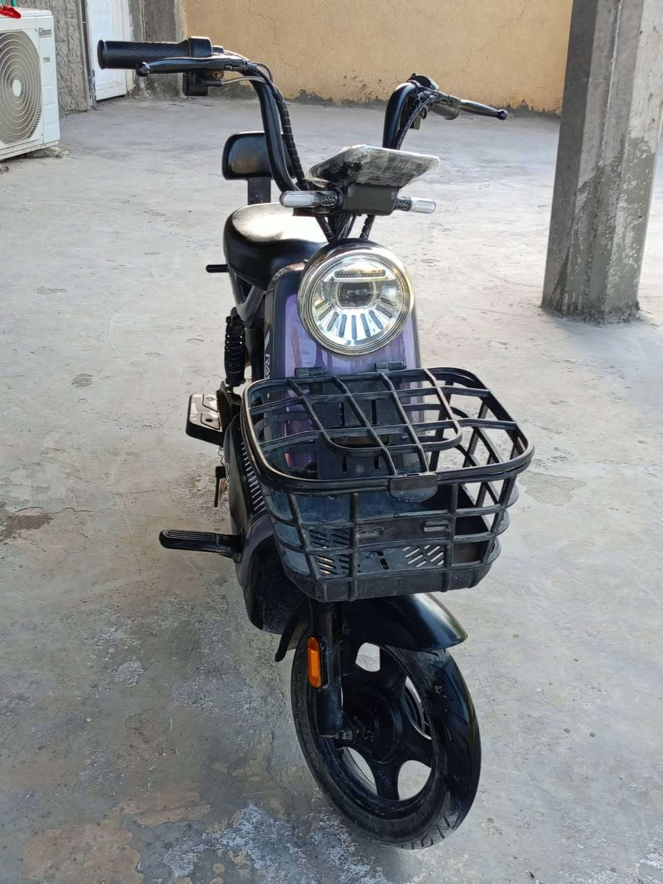 السلام عليكم بايسكل شحن للبيع 
كامل مواصفات مابي اي نقص السعر 460 وبي مجال باقي تفاصيل مراسله الصفحه
او الاتصال على الرقم ***********
