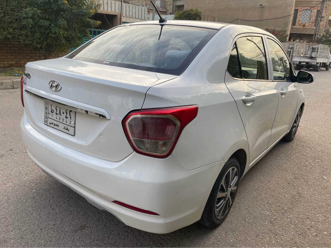 السلام عليكم 
 هونداي i10 كراند صندوك موديل 2016 خليجيه لون ابيض 
بيها فقط الجاملغ الامامي صبغ بدوووون دواخل 

بيع مستعجل ماكو انسب من هيج 

رقم بغداد باسمنا تحويل مباشر 
ماشيه 56 km حقيقي 
يعني ب النسبه للموديل ماشيه شي كلش قليل 

سياره جديده وجاهزه مابيها اي نقص 

السعر :- 84 ورقه وبيها مجال جدا بسييط 

للاستفسار :- مكان السياره بغداد الصليخ *********** بغداد, العراق
