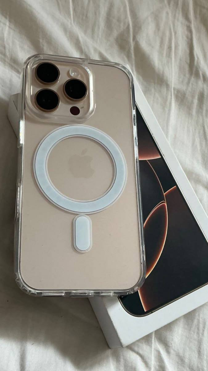 سلام عليكم
16 pro max 

ذاكرة 256

بطارية 93 

وتر بروف زلغ واحد ما بي
 سعر خاص 

***********
