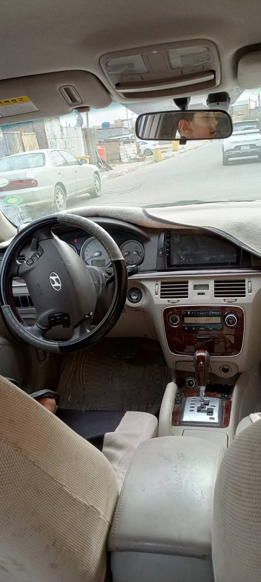 السلام عليكم سوناتا 2008 ادوات مكينه وكير وحداديه كفاله جاهزه السياره كصه جنطه ،،38 وبيه مجال للشراي عنواني البصره لاستفسار اتصال على رقم ***********
