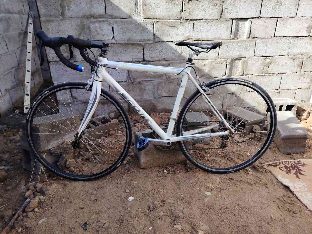 للبيع
الرود ماركة سكوت //فريم المنيوم ماشه كاربون 

//نمرات 2/8

//زوج تايرات جديد 25c

/ حجم سمول(S) 52

/سستم شيمانو سورا 

 سعر (240)
/
/
/
C700 ماركة لويس فريم بل كامل المنيوم

سستم شيمانو + بريكات تيكترو + الوياله ماركه جاينت 

حجم 42c

تايرات 38c

 سعر 150

للستفسار خاص او رقم ***********

عنوان البصره الزبير

((((( ماعندي توصيل)))))
