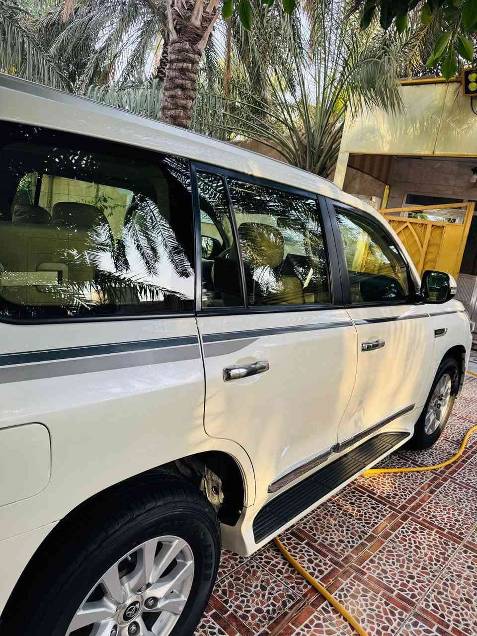 اللهم صلي على محمد وآل محمد 
السلام عليكم …2018 ساز
لاندگروز رقم واسط كفاله عامه 
مـن كلشي تفحص يله تاخذ رقم مميز 
10000 واسط مكينه 4700 /8 سلندر سيارة
جديدة كلش تخم تاير جديد حدادية جديدة مابيها نقص 
مكان السياره بل كوت سعر 575 بيها مجال للستفسار الرقم  

            ***********
