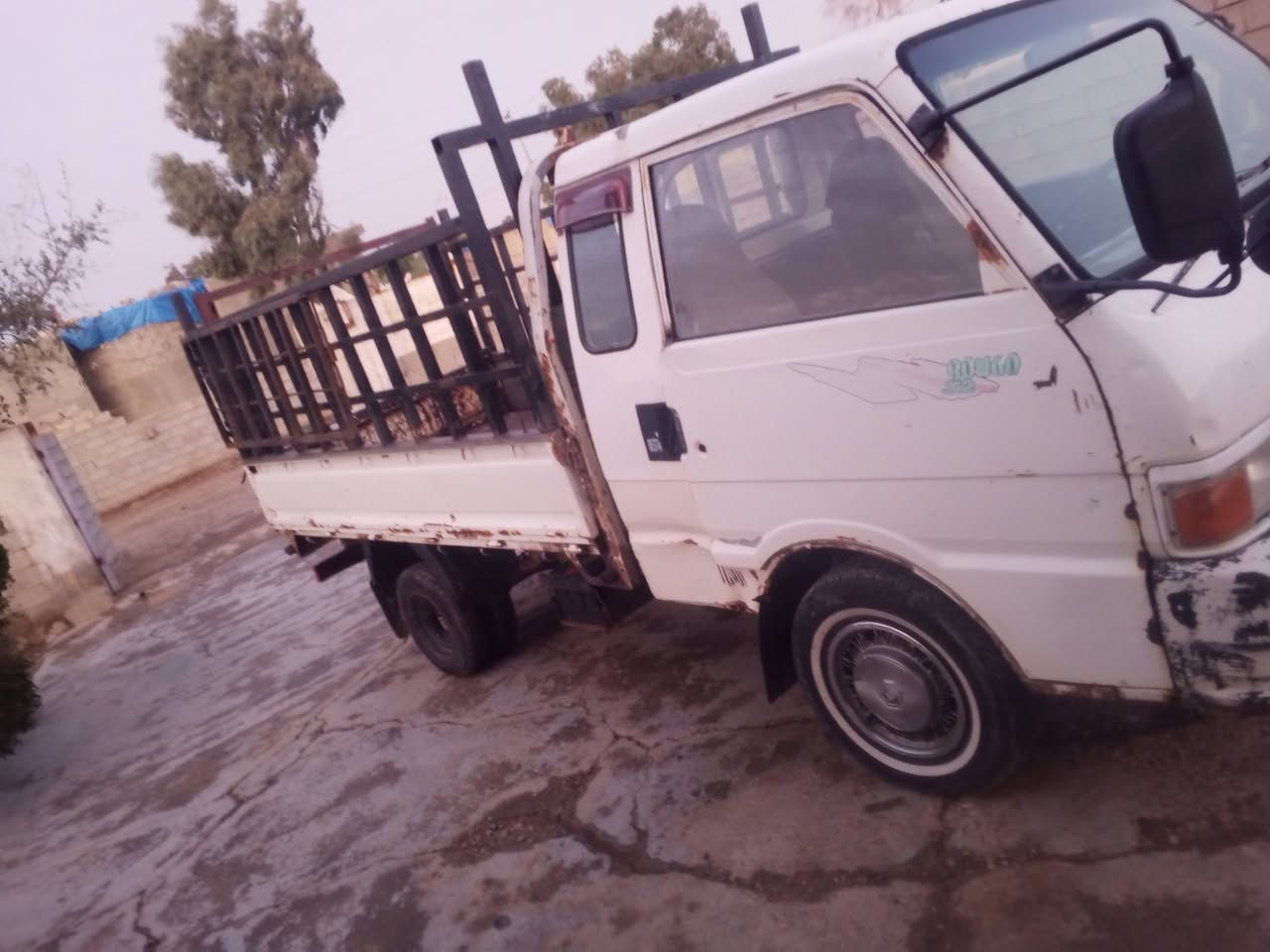 سلام عليكم سياره 96 بلاديه رقم بغداد سنويه 30 مكفول محرك وشاصي سعر 55رقم الهاتف ***********
