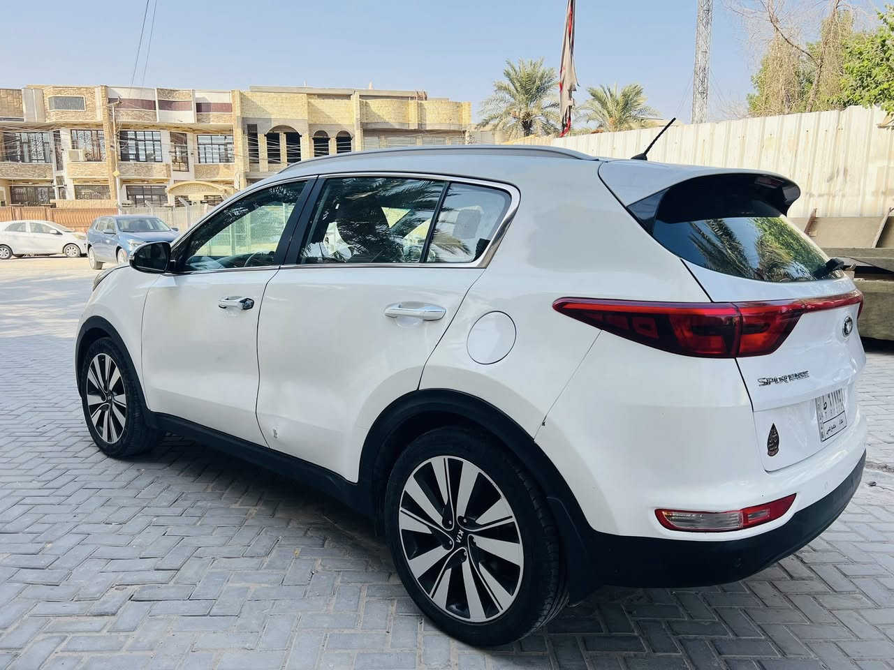 السلام عليكم
سبورتج 2018خليجي 

 لون ابيض 

مكنيه 2000دوش

حساس امامي خلفي

مري شفط اشاير بل مري

تحكم  ستيرن جهتين

تخم تاير مصار فتره شاده

رقم بغداد باسمي تحويل ثاني يوم

ماشيه 144كيلو

بيهة حادث صفحة السايق و البنيد (اثر كرد بستوتة)

مكان السياره بغداد الامين الثانية

 السعر 148 وبيهه مجال 

اتصل وتدلل 

غير متواجد عل فيس

اللاستفسار:***********

***********
