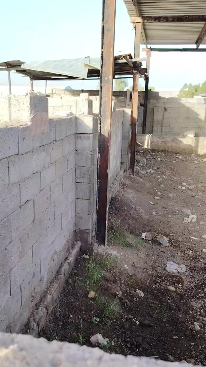 السلام عليكم سقيفه طوال ١٥ والعرض ٦ للبيع جديد مكان بغداد
***********
