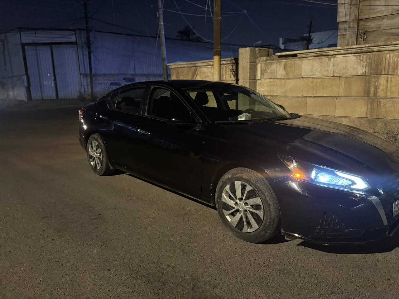 � نيسان ألتيما الشكل الجديد 2023  S 🚗
📍 الموقع: بغداد

🔹 المواصفات:
 • الموديل: 2023
 • المحرك: 2.5
 • حجر بيئة بلادي 
 • توقف ذاتي + مانع اصطدام
 • قيادة آلية مع نظام المسار
 • رادارات أمامي وخلفي
 • الأبواب بصمة
 • لايتات LED بلادي
 • تحكم كامل  الستيرن (فول تحكم)

🔹 الحالة:
 • نظافة مثل ما موضحة بالصور
 • الضرر: صبغ جاملغ وشبر بالبنيد فقط
 • بدون دواخل والراديترات بلاد
 • إيرباك ستيرن والدشبول راجع سستم

🔹 رقم الشاصي: 1N4BL4BV2PN335974

💰 السعر: 145$ (وبيها مجال)

📞 للاتصال: ***********
خاص موجود
واتس موجود
