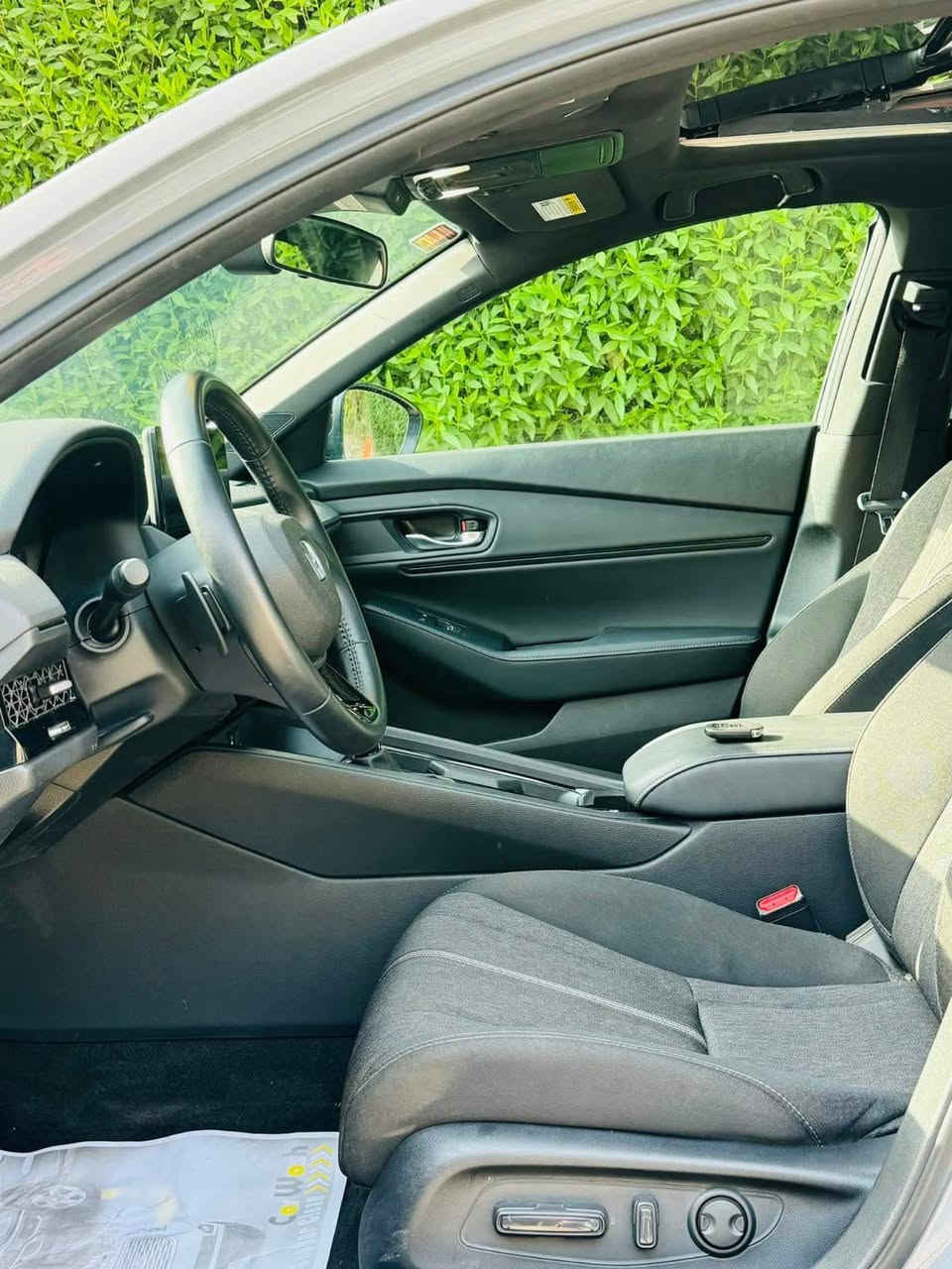 للبيع هوندا اكورد هايبرد موديل 2023
فئه sport:- مكينه 2000 هايبرد بصمه ابواب فتحه سقف رادارات اماميه وخلفيه وجانبيه  كراسي كهرباء  تشغيل عن بعد  شاشه كبيره كامره دواره تحكم ستيرن تحديد مسار اوتو هولد سايد بريك بصمه كار بلي

( ماشية 33 ) 
وارد امريكي حادثه فقط ربع  دعاميه اماميه سياره بدون صبغ 
وعلفحص وين ميحب المشتري
صور الحادث موجوده بلمنشور
السعر 220 وبيها مجال 
*********** اتصال 
*********** واتساب
