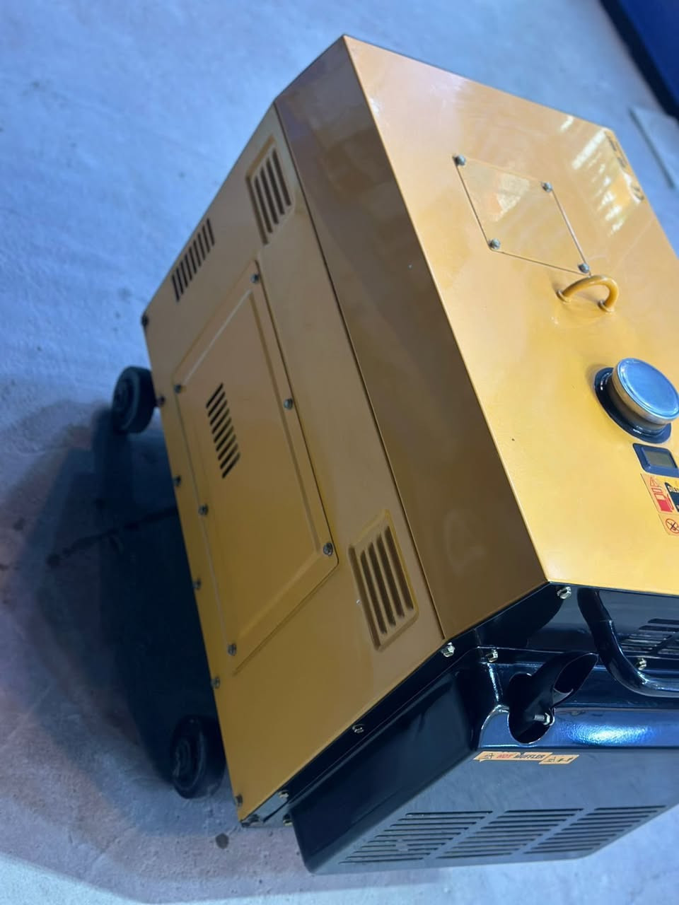 سلام عليكم مولده KEPOOR  استخدام قليل ما اعرف بيهن تشغل 30A صافي 25A السعر 600 وبيها مجال قليل


**إذا كنت صاحب هذا الإعلان وتريد حذفه لأي سبب، رجاءا أرسل رسالة إلى الدعم الفني**