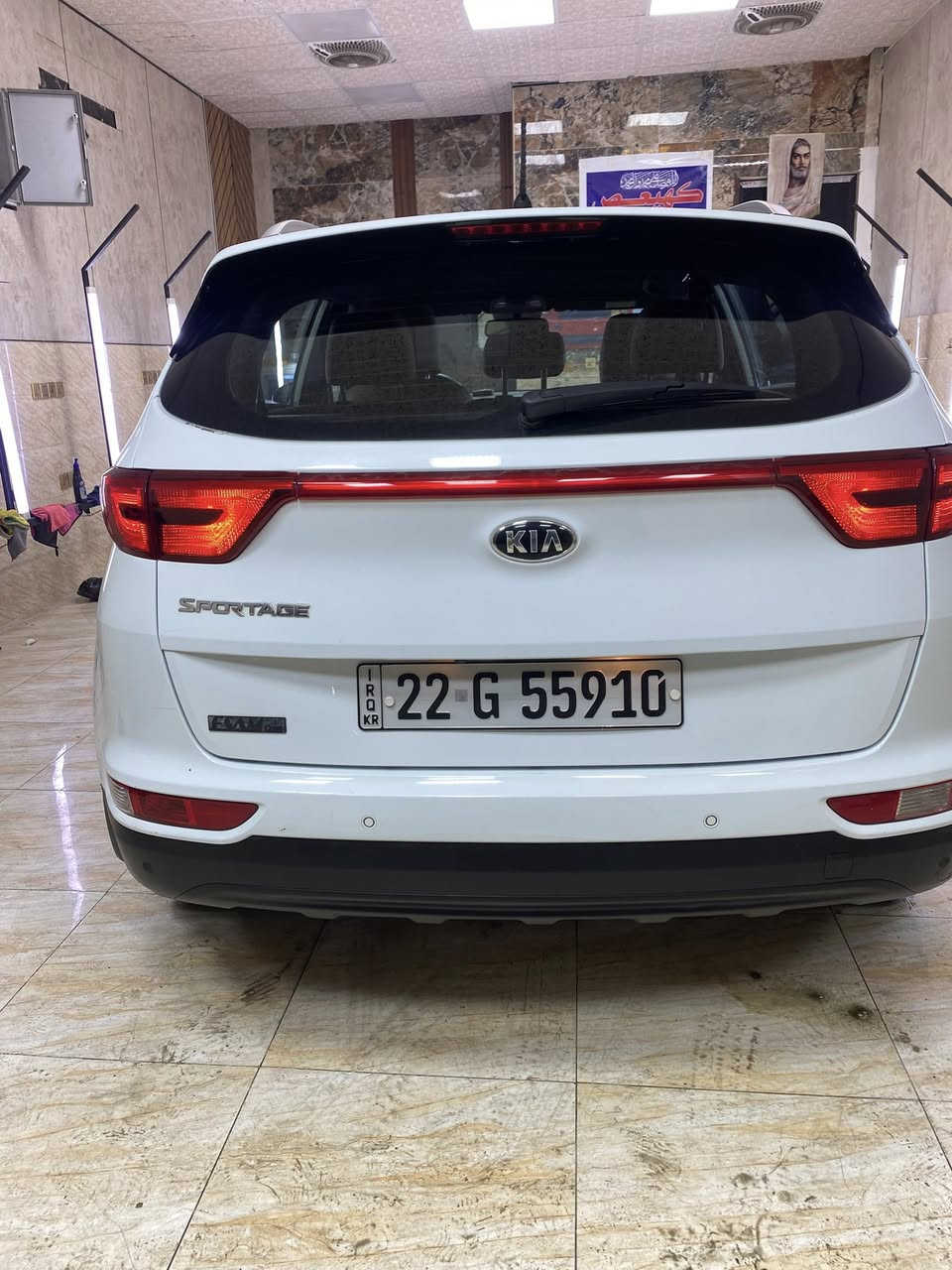 السلام عليكم كيا سبورتج للبيع موديل ٢٠١٧ رقم شمالي السياره مكفوله كفاله من الصبغ والبارد كير ومحرك ممتاز ماشيه ٦٢ الف كيلو متر فقط بيهه رصعتين وشخوط بسيطه من جهه وره السائق تحكمات ستيرن حساسات امامي وخلفي السياره باسمي وتحويل ثاني يوم السعر ١٧٨ وبيي مجال للاستفسار الاتصال على الرقم *********** محمد ابو حسن السياره موجوده بغداد منطقة المشتل
