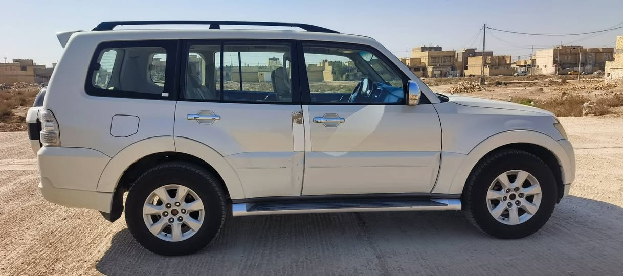 السلام عليكم باجيرو 2009 محدث دعاميات 2017 سياره مكفوله من الضربه والصبغ وكير ومكينه صدر هسه شاده صارله يوم واحد امامي خلفي وعلى شرط المواد اصلي وكاله كلفني مليون  تايرات جدد تخم امامي خلفي دنلوب عنواني كوت السعر 132وبيها مجال سياره ما تصرف عليها ربع 
***********
