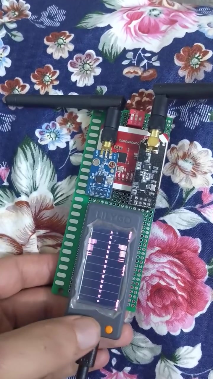 السلام شاشه esps3
مع ملحق nrf24 وcc1101 و rfid
قابله للفصل

75


**إذا كنت صاحب هذا الإعلان وتريد حذفه لأي سبب، رجاءا أرسل رسالة إلى الدعم الفني**