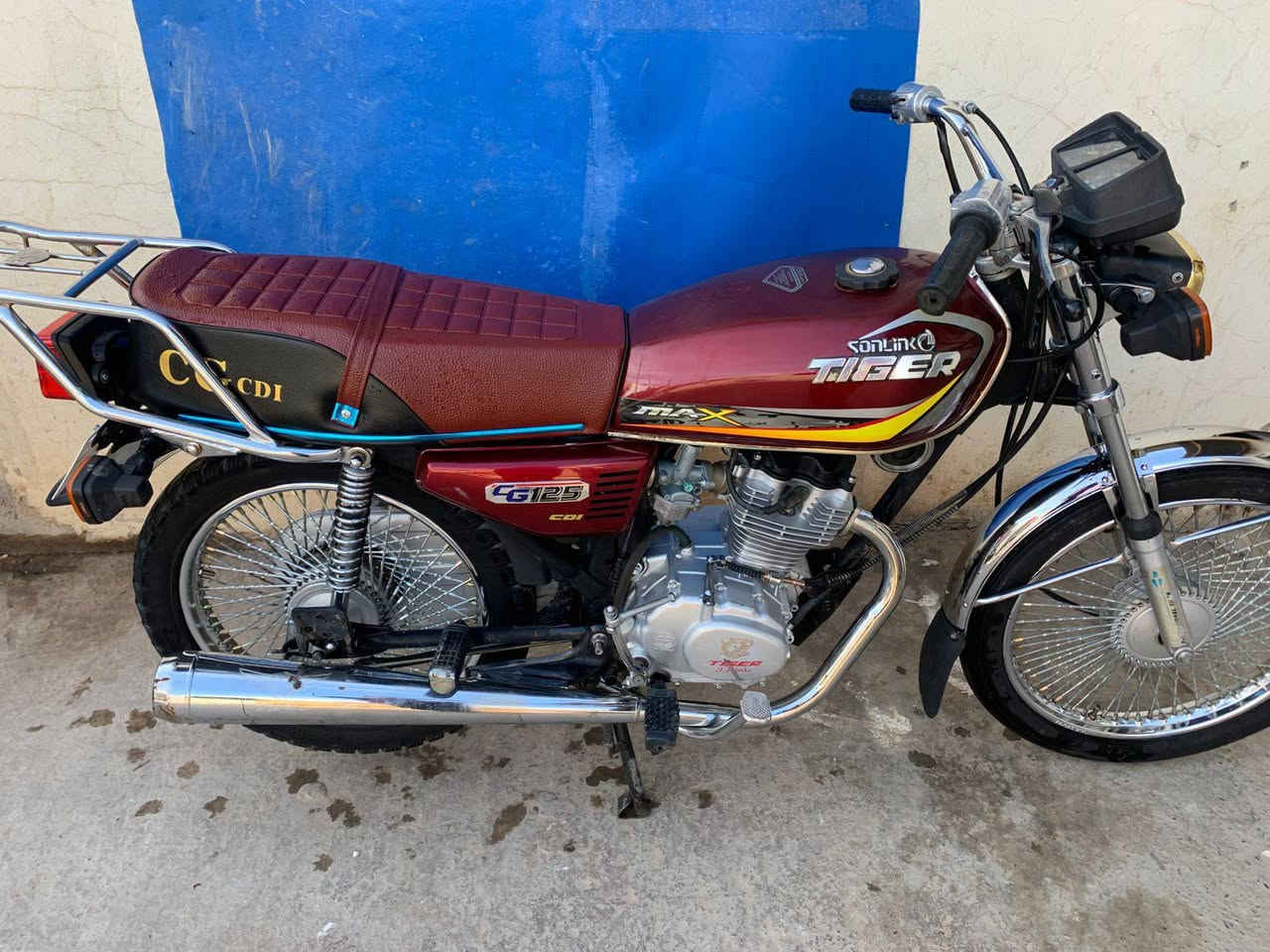 تايكر 20 باب الاول 
محرك مفتوح كهربائيات كلها شغالة
اي نقص مبي النظافة مثل ماموضح 100%
ماطور كله بلادي

 السعر خاص 
مكاني تكريت 
***********
