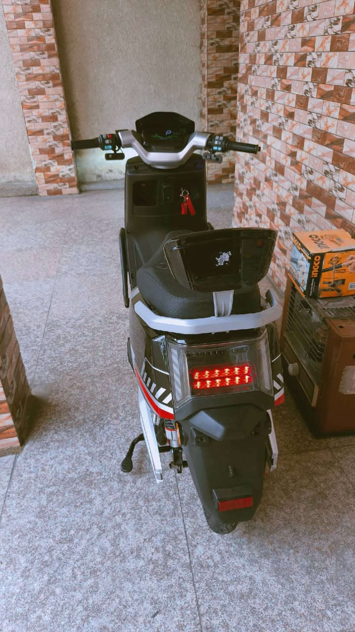 السلام عليكم
طبعاً دراجة نضيفة مواصفات 

1.اربع سرع او نمرات

2.لايت عالي ناصي راماش

3.دبل اشارة

4.عدد بطاريات 6

5.سرعة الدراجة 99حقيقي 

6.تمشي مسافة عالية

7.بيهة نظام P دوس بريك امامي يلا تمشي

8.بيهة نظام Rالرجوع للوراء

9.نظام Tsc يخلي الدراجة  بيهة شلعة 

10.واشارة يمتة ويسرة دبل اشارة

11.فولتية الدراجة تقرة بلشاشة 80V

12.دراجة ضد المياه

13.حجم الملف 1.5نحاس اصلي 
14.يجي بيهة عدة انظنة لتشغيل سويج كارت بصمة 

دراجة نضيفة ومماشية هواي الي يشتري الدراجة يراسل خاص-سعر الدراجة خاص-


**إذا كنت صاحب هذا الإعلان وتريد حذفه لأي سبب، رجاءا أرسل رسالة إلى الدعم الفني**