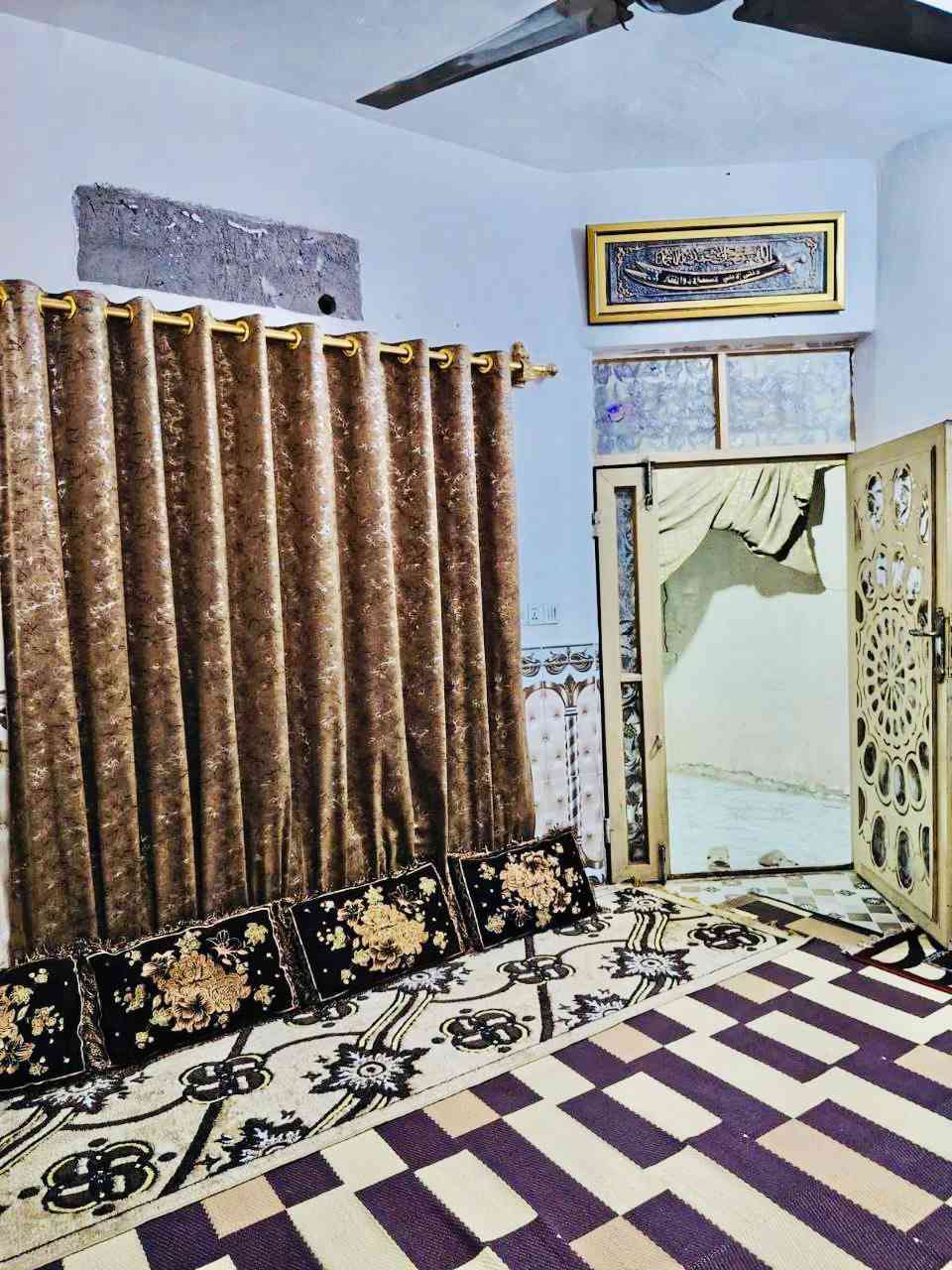 السلام عليكم دار 100 متر للبيع يحتوي الدار على طابقين الطابق الأول يتكون من استقبال صالة و مطبخ و صحيات الداخلية وخارجية وتكون الطابق الثاني من غرف عدد اثنين وصحيات بناء مال جناء او متعوب عليه الأساس صب كونكريت والسقف صب كونكريت والبناء بلوك سعر الدار 35 وبي مجال العنوان البراكية شارع المطار القديم خلف أسواق الأمير مباشر
***********

***********

السلام عليكم دار 100 متر للبيع يحتوي الدار على طابقين الطابق الأول يتكون من استقبال صالة و مطبخ و صحيات الداخلية وخارجية وتكون الطابق الثاني من غرف عدد اثنين وصحيات بناء مال جناء او متعوب عليه الأساس صب كونكريت والسقف صب كونكريت والبناء بلوك سعر الدار 35 وبي مجال العنوان البراكية شارع المطار القديم خلف أسواق الأمير مباشر
