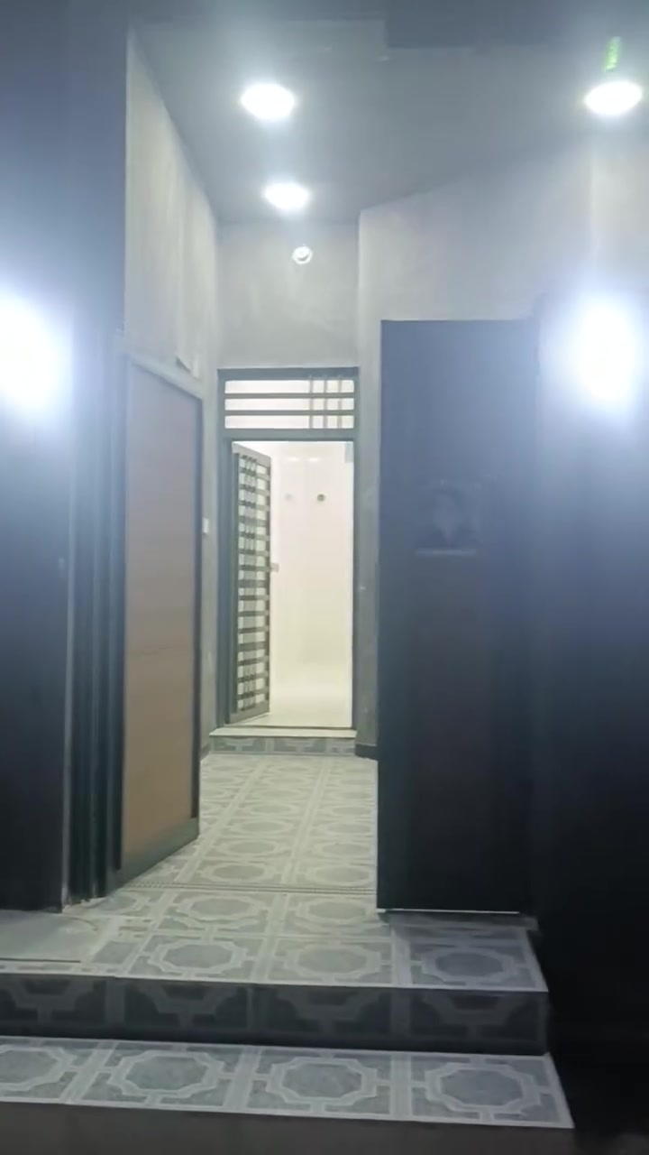 بيت للبيع المساحه ١٠٠ متر منطقه سيد جميل قرب المدرسه بناء حديث درجه اولى رقم صاحب الدار ‏‪0771 081 4547‬‏
