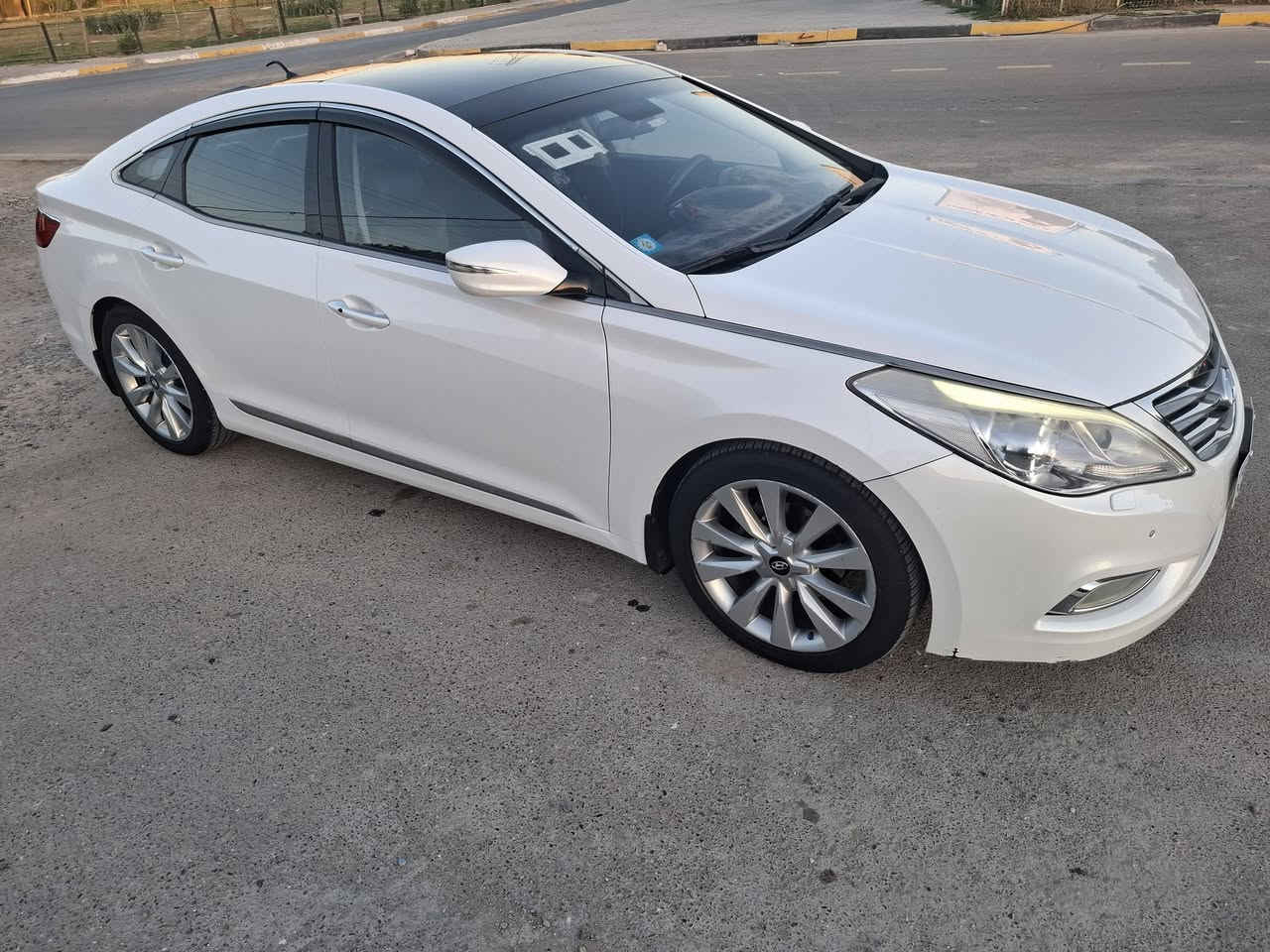 ازيرا ٢٠١٥ خليجي فول مواصفات ماشيه ٧٦ نظيفه جدآ بحاله الشركه محرك وكير بلاديات مكفوله من الصبغ والتبديل مكانه حي الاعلام 
***********
