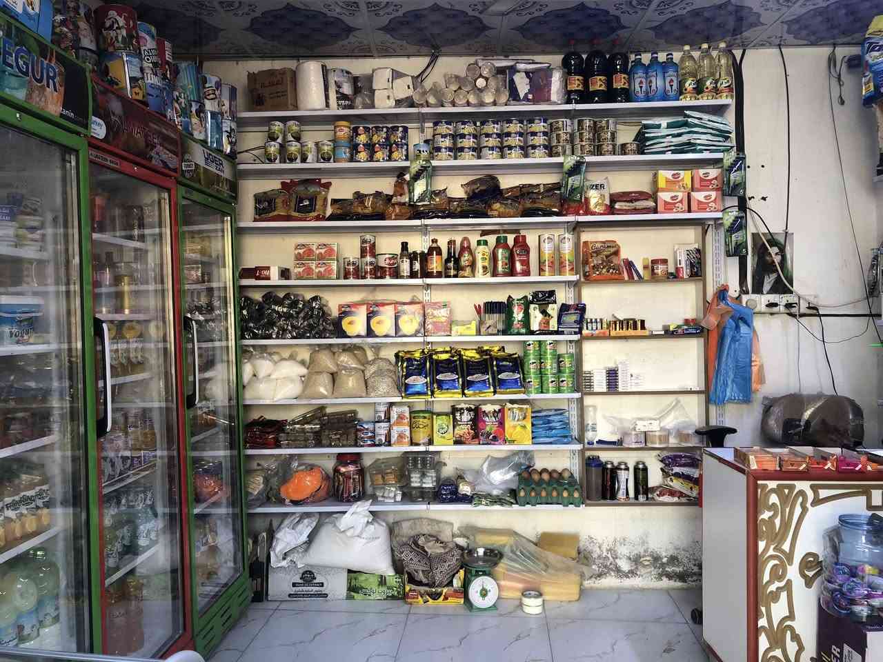 السلام عليكم
اسواق للبيع 
العنوان السراي شارع الكراغول 
للاستفسار 
***********
