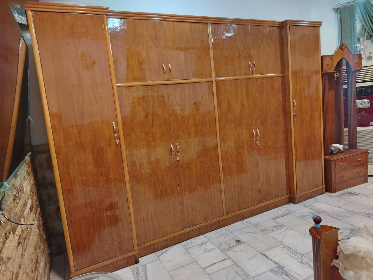 غرفة نوم تسكام صاج داخل وخارج شغل ثقيل ضهر جرجوبه خمسه ملم استعمال قليل مابيها اي ضرر تكمه اخت الجديد الواقع احله من الصور مكفول من الشخط العنوان حلة حي الجزائر ***********.       ***********
